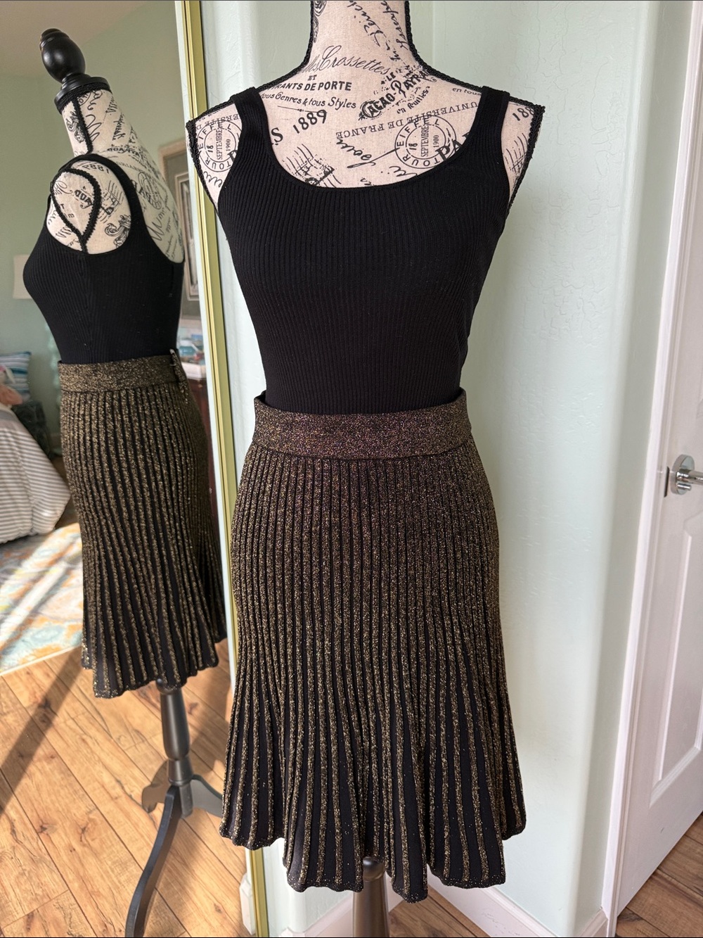 Draper James Black and Gold Pleated Skirt